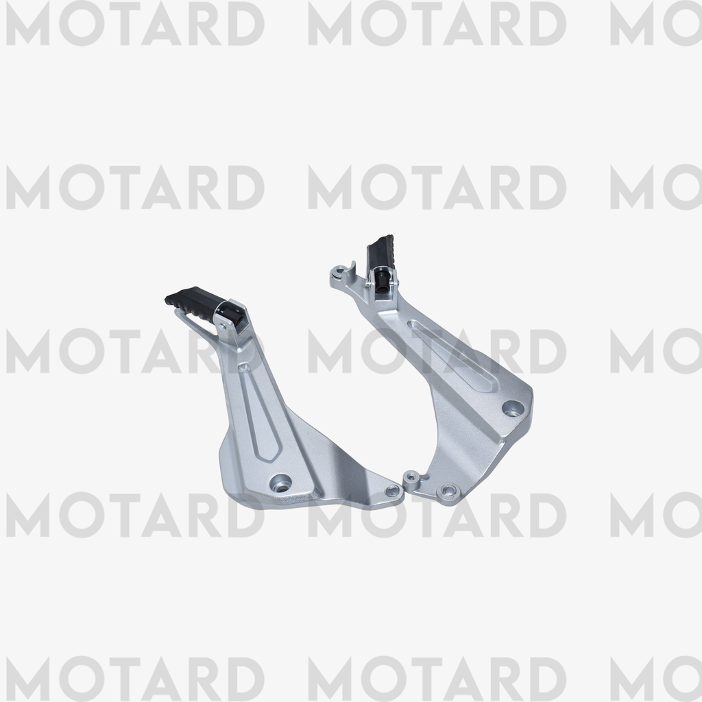 PAIRE DE REPOSE-PIEDS ARRIERE – SUPERCUB V6